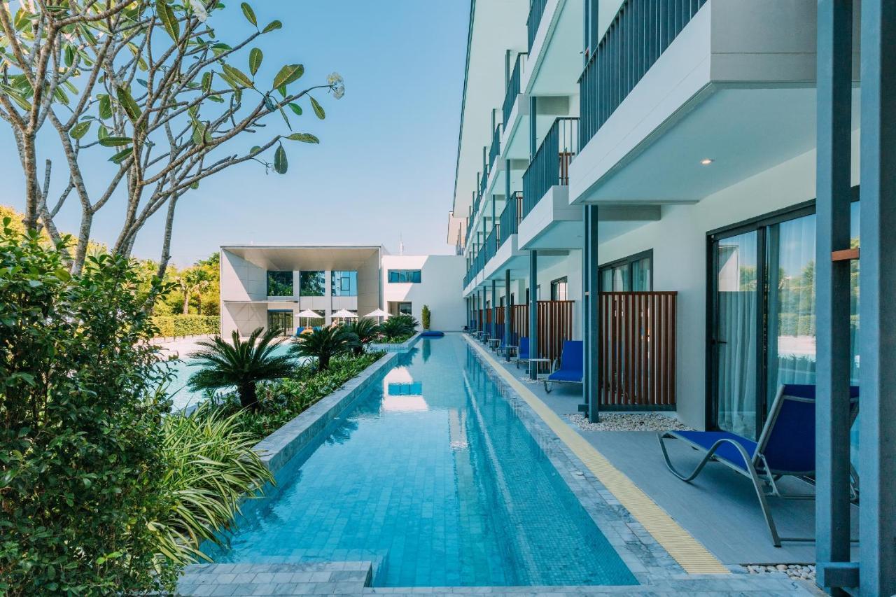 Seabed Grand Hotel Phuket - Sha Extra Plus Kültér fotó The swimming pool at the hotel
