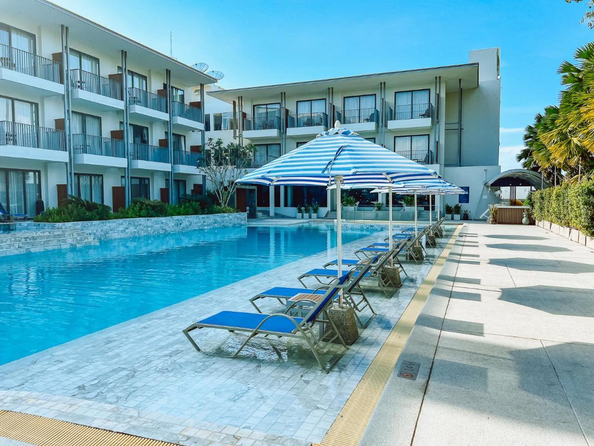 Seabed Grand Hotel Phuket - Sha Extra Plus Kültér fotó The swimming pool at the hotel