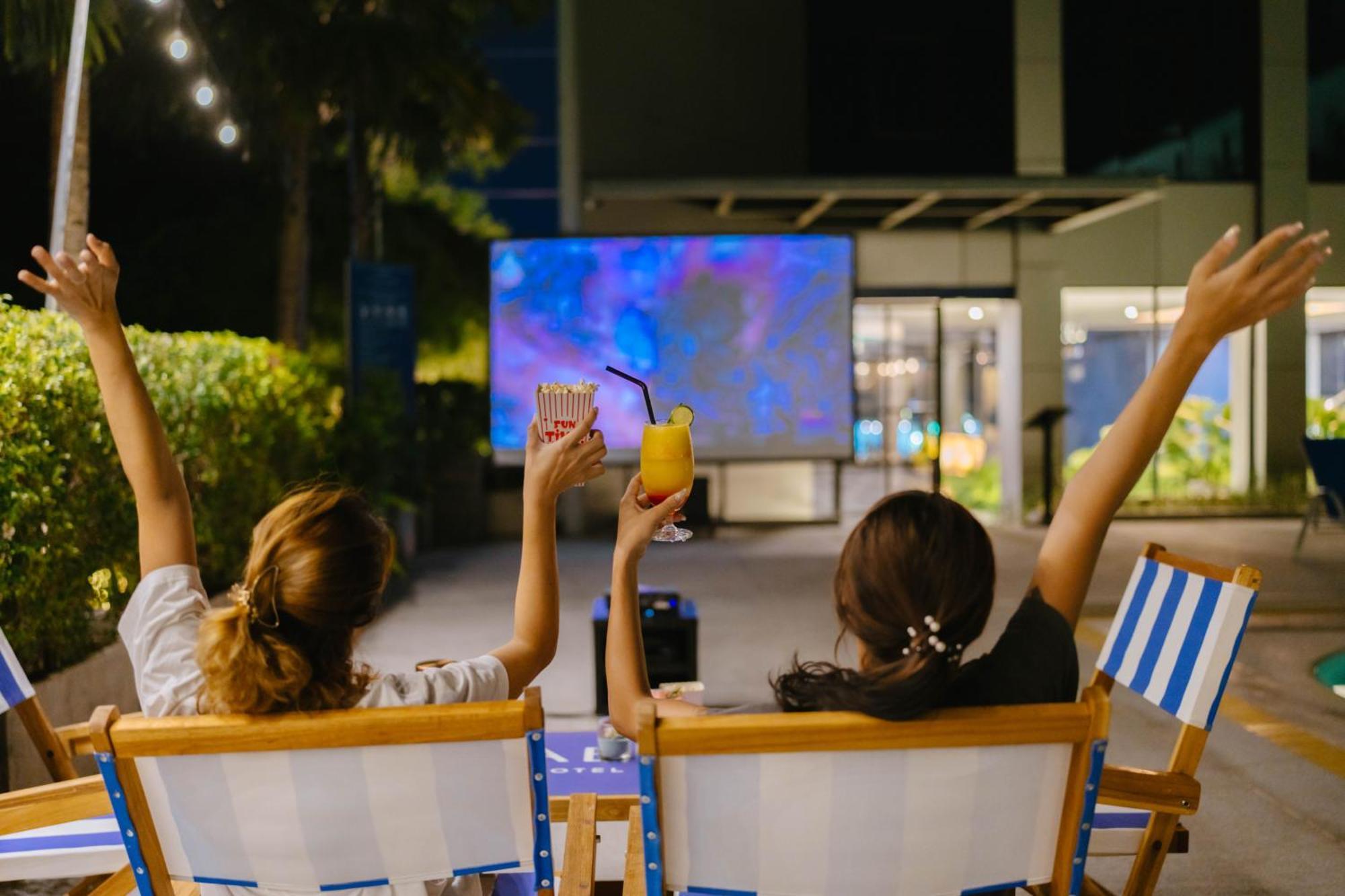 Seabed Grand Hotel Phuket - Sha Extra Plus Kültér fotó The Beach Club