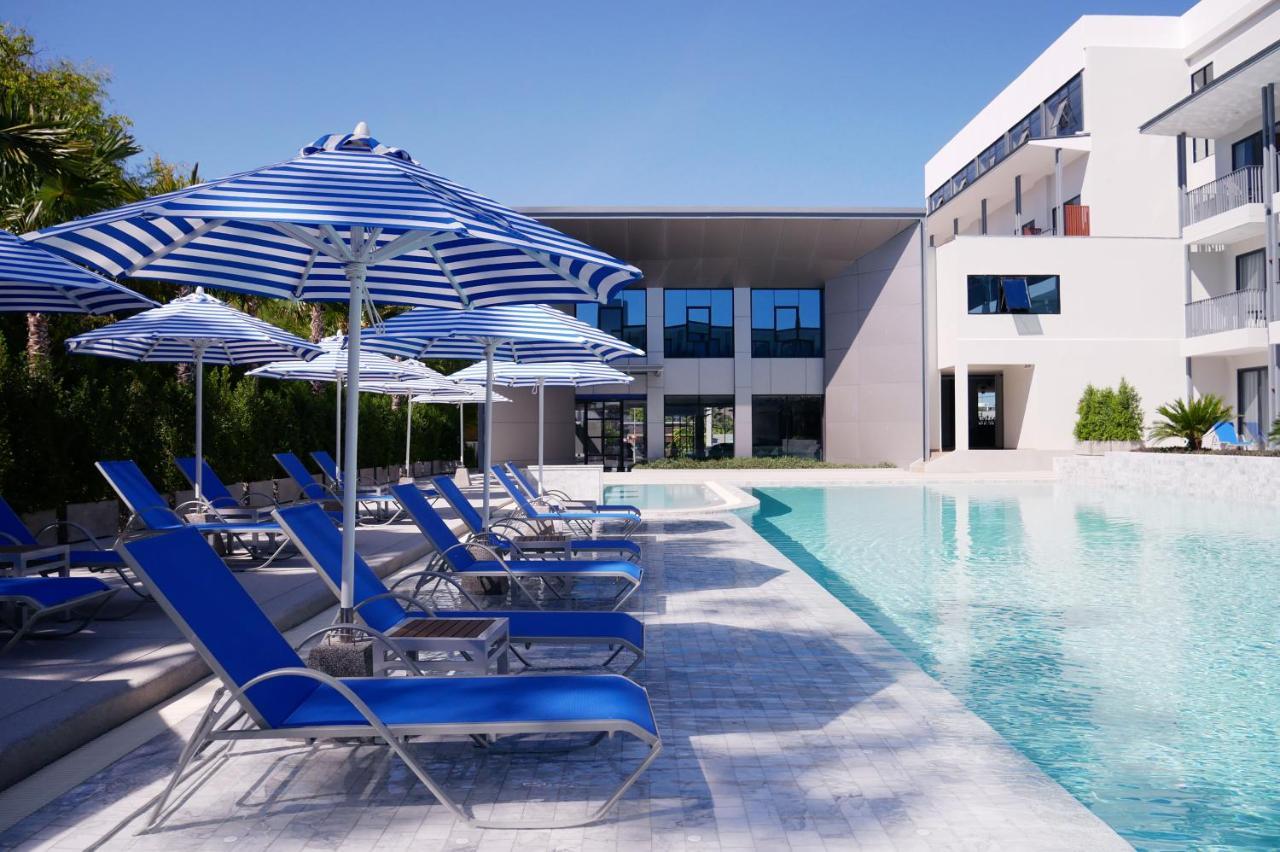 Seabed Grand Hotel Phuket - Sha Extra Plus Kültér fotó The pool at the Hotel Indigo